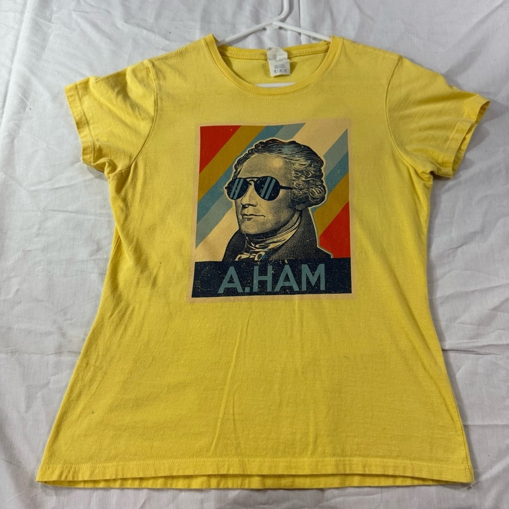 G66. Women’s Yellow Graphic T-Shirt‎ with A. Ham Design (M)